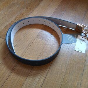 On-34th. Reversible XL belt!   44-45" long. Navy/White